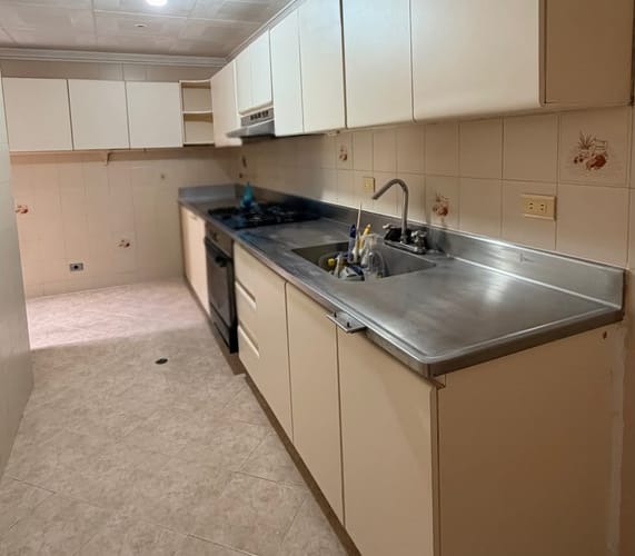 Apartamento de 4 alcobas en venta en Laureles, Medellín, 112 m² · foto 5 de 17
