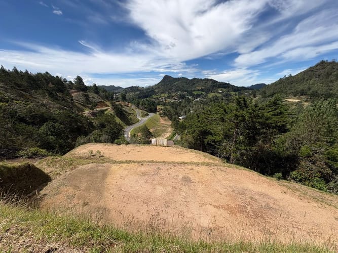 Lote en venta en Santa Elena, El Retiro, 2774 m² · foto 2 de 16