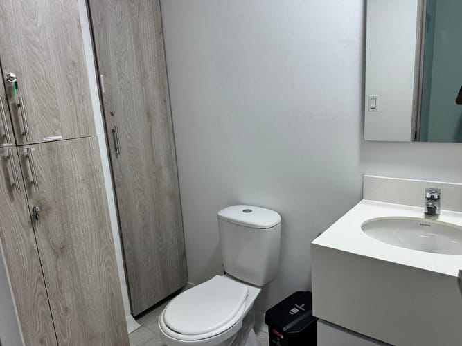 Consultorio en arriendo en Mayorca, Sabaneta, 33 m² · foto 8 de 8
