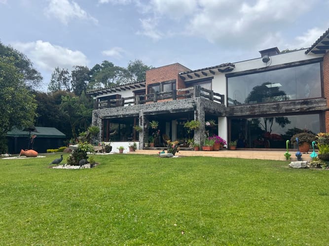 Casa de 4 alcobas en venta en Santa Elena, El Retiro, 610 m² · foto 2 de 24