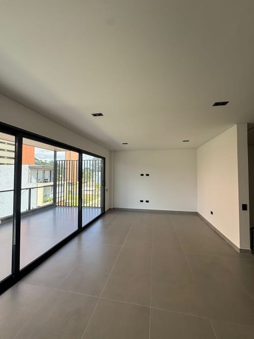 Casa de 4 alcobas en venta en El Porvenir, Rionegro, 230 m² · foto 4 de 13