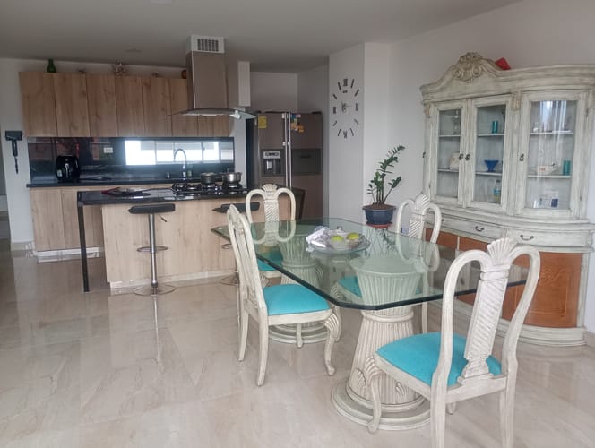Apartamento en venta en La Castellana, Medellín · foto 3 de 16
