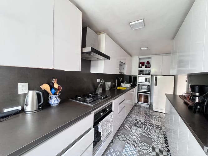 Apartamento de 3 alcobas en venta en El Poblado, Medellín, 310 m² · foto 5 de 16