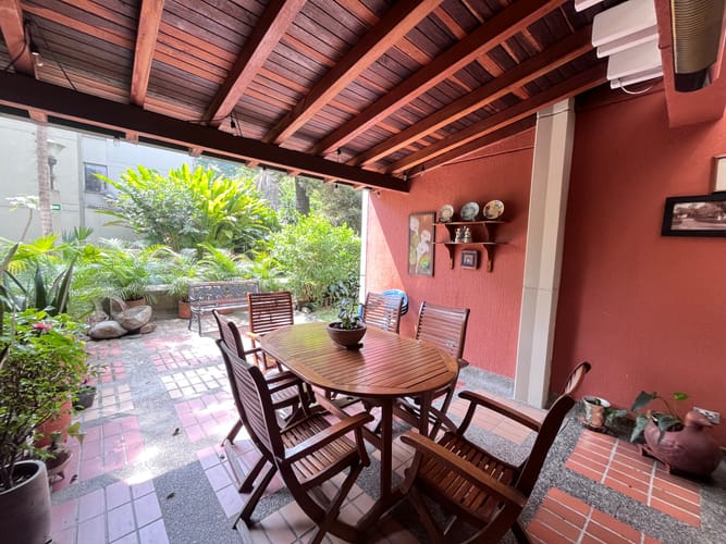 Apartamento de 3 alcobas en venta en El Poblado, Medellín, 310 m² · foto 12 de 16