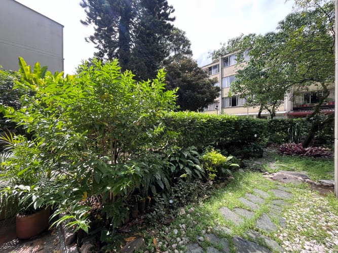 Apartamento de 3 alcobas en venta en El Poblado, Medellín, 310 m² · foto 14 de 16