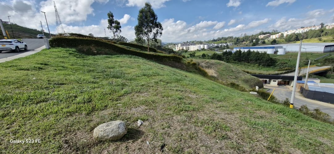 Lote en venta en La Industrial, Marinilla, 978 m² · foto 4 de 8