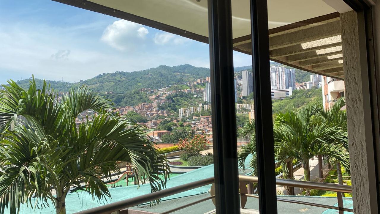 Apartamento en venta en Belén, Medellín · foto 2 de 20