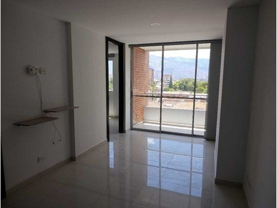 Apartamento de 2 alcobas en venta en Laureles, Medellín, 61 m² · foto 3 de 10