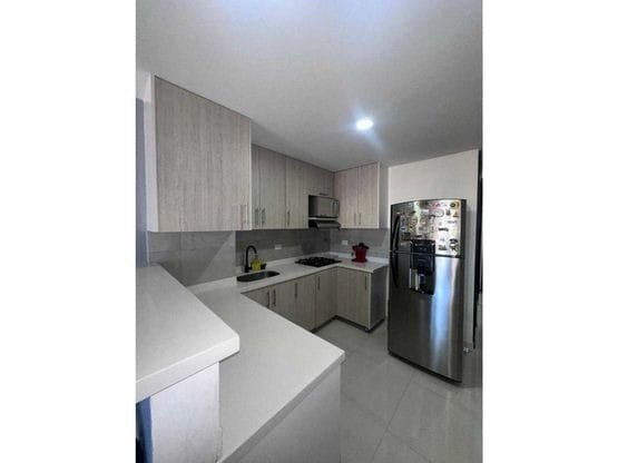 Apartamento de 2 alcobas en venta en Laureles, Medellín, 61 m² · foto 5 de 10