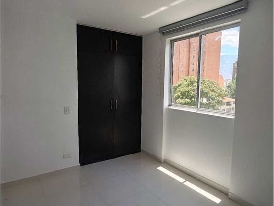 Apartamento de 2 alcobas en venta en Laureles, Medellín, 61 m² · foto 6 de 10