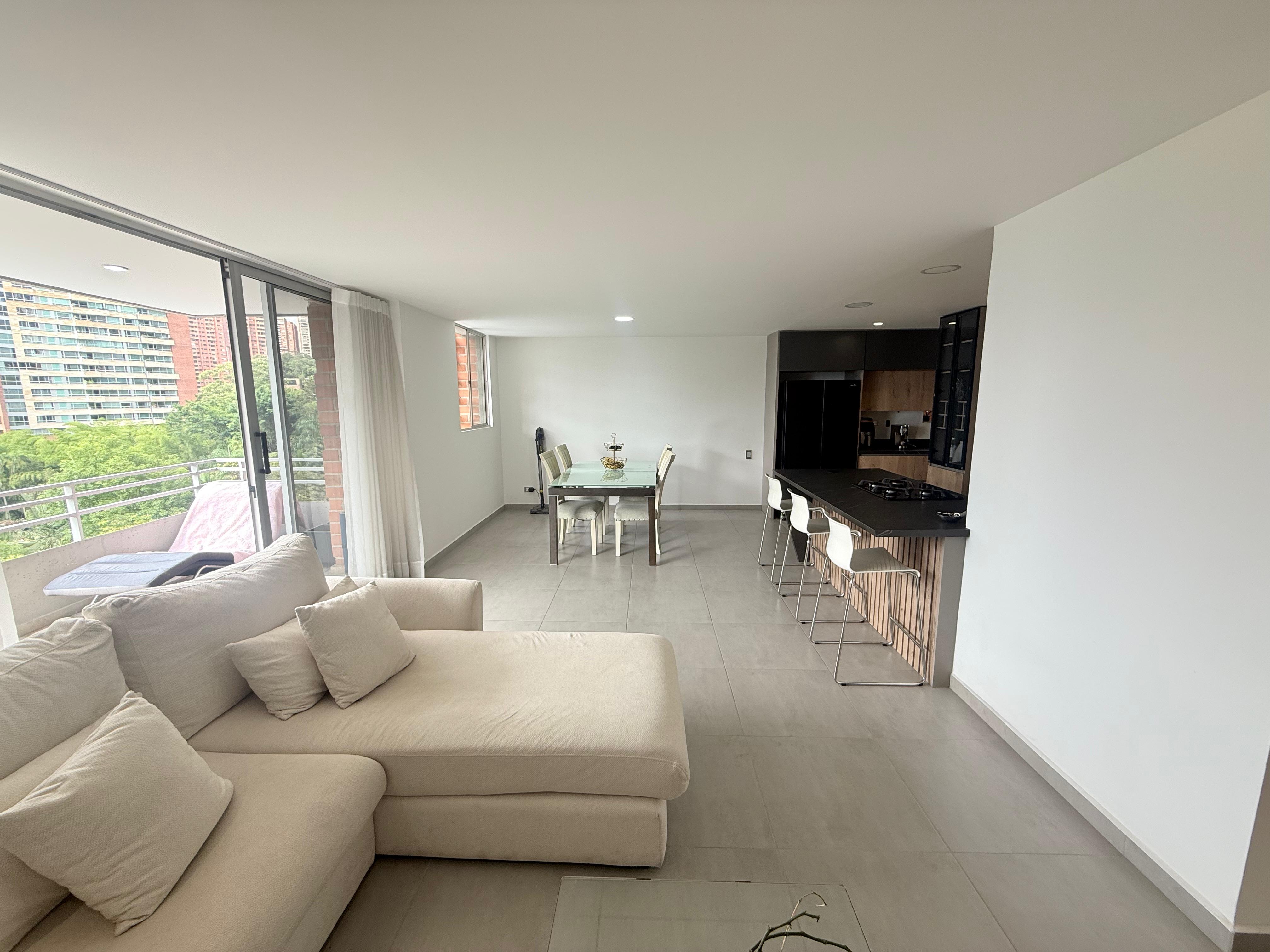 Apartamento en venta en El Poblado, Medellín · foto 5 de 14