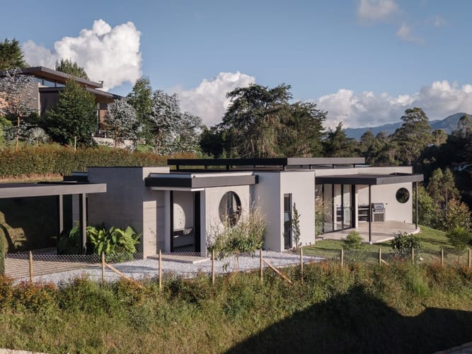 Casa de 3 alcobas en venta en El Porvenir, Rionegro, 330 m² · foto 2 de 21