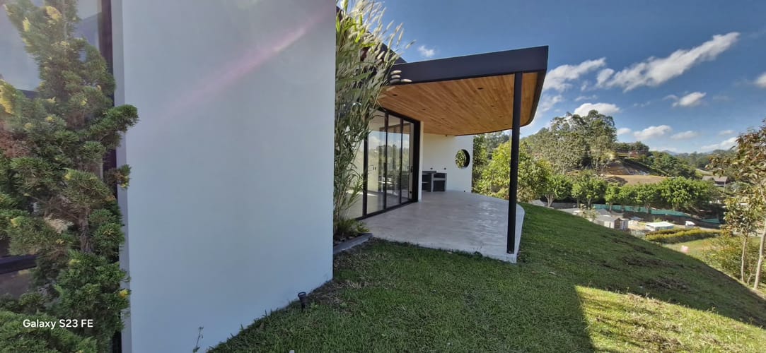 Casa de 3 alcobas en venta en El Porvenir, Rionegro, 330 m² · foto 17 de 21