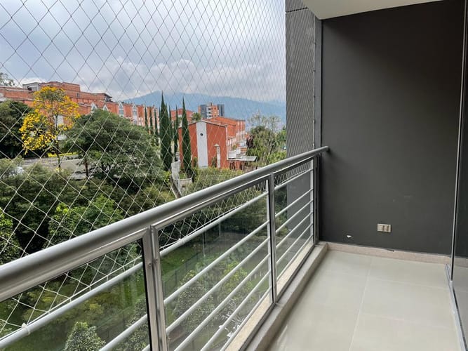 Apartamento de 3 alcobas en arriendo en Loma Del Esmeraldal, Envigado, 104 m² · foto 4 de 24