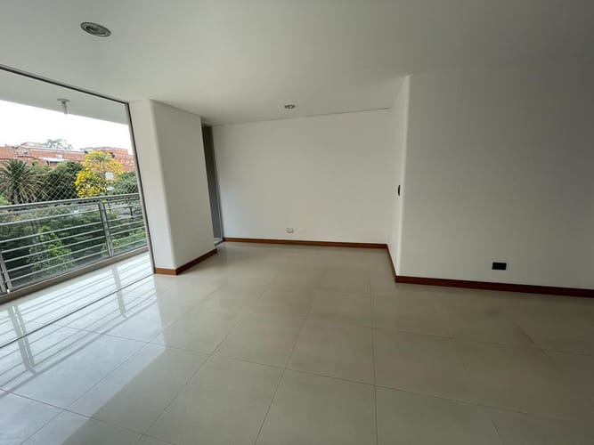 Apartamento de 3 alcobas en arriendo en Loma Del Esmeraldal, Envigado, 104 m² · foto 5 de 24