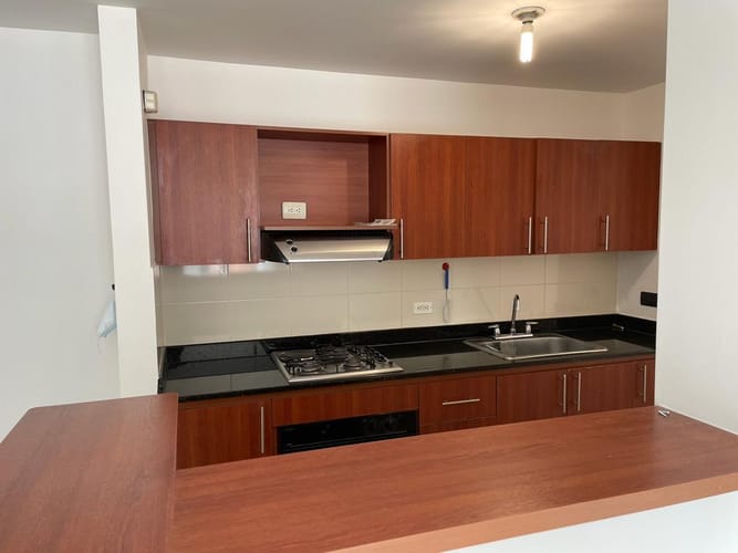 Apartamento de 3 alcobas en arriendo en Loma Del Esmeraldal, Envigado, 104 m² · foto 9 de 24