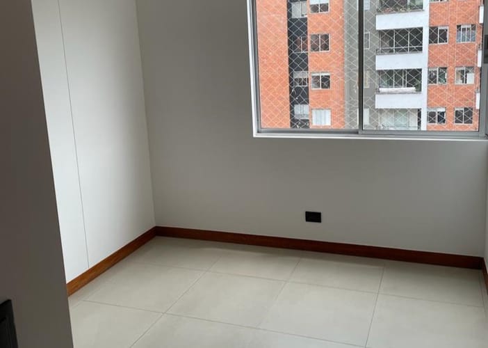 Apartamento de 3 alcobas en arriendo en Loma Del Esmeraldal, Envigado, 104 m² · foto 13 de 24