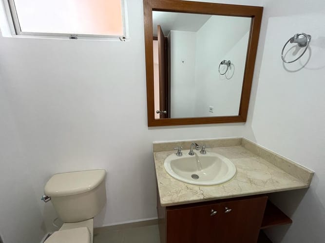 Apartamento de 3 alcobas en arriendo en Loma Del Esmeraldal, Envigado, 104 m² · foto 22 de 24