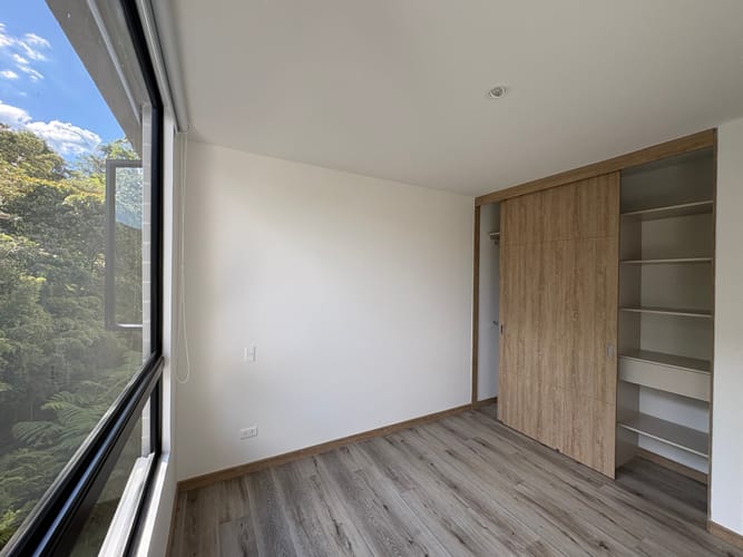 Apartamento de 2 alcobas en venta en Santa Elena, El Retiro, 78 m² · foto 5 de 11