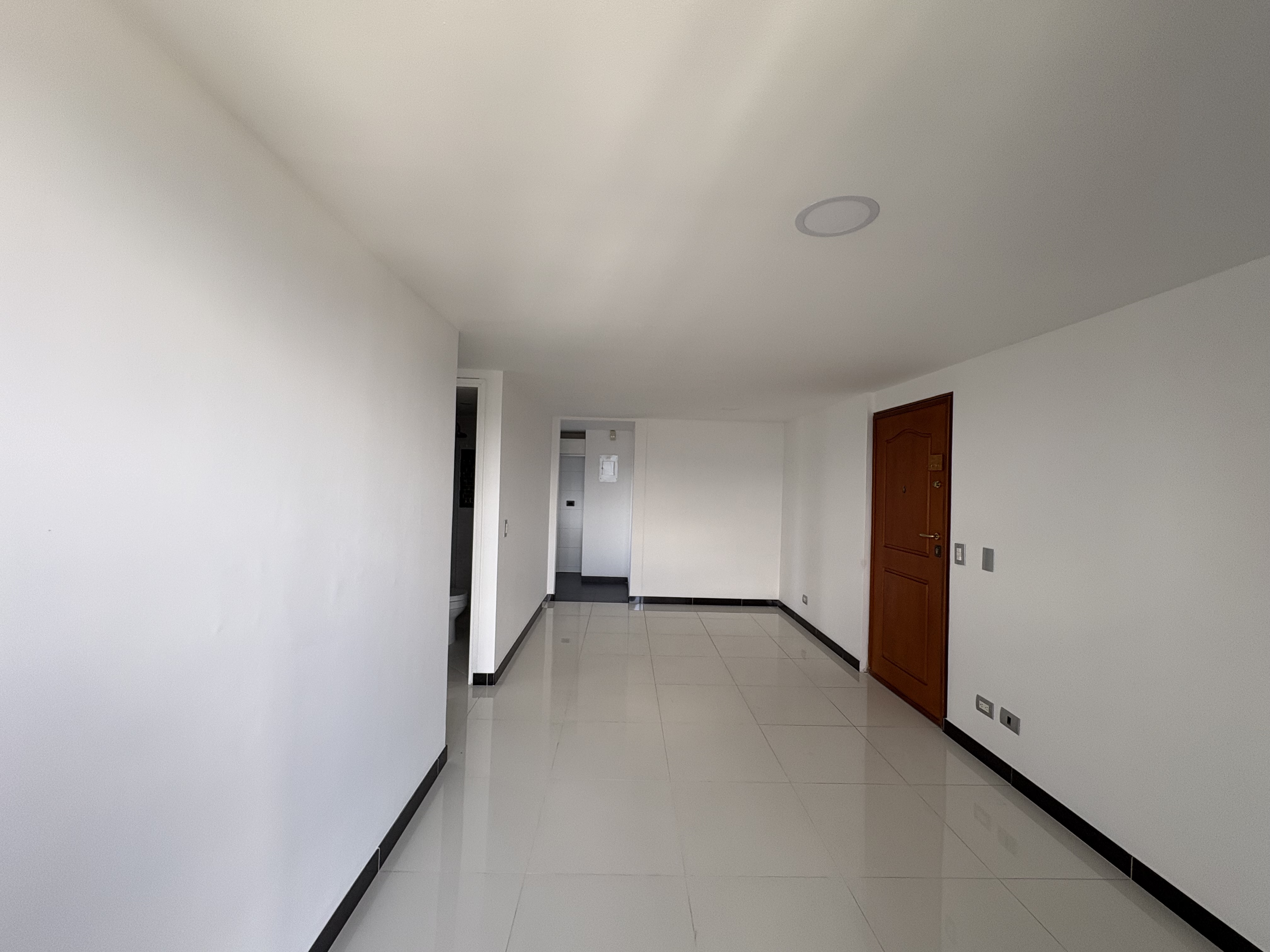 Apartamento en venta en El Poblado, Medellín · foto 3 de 10