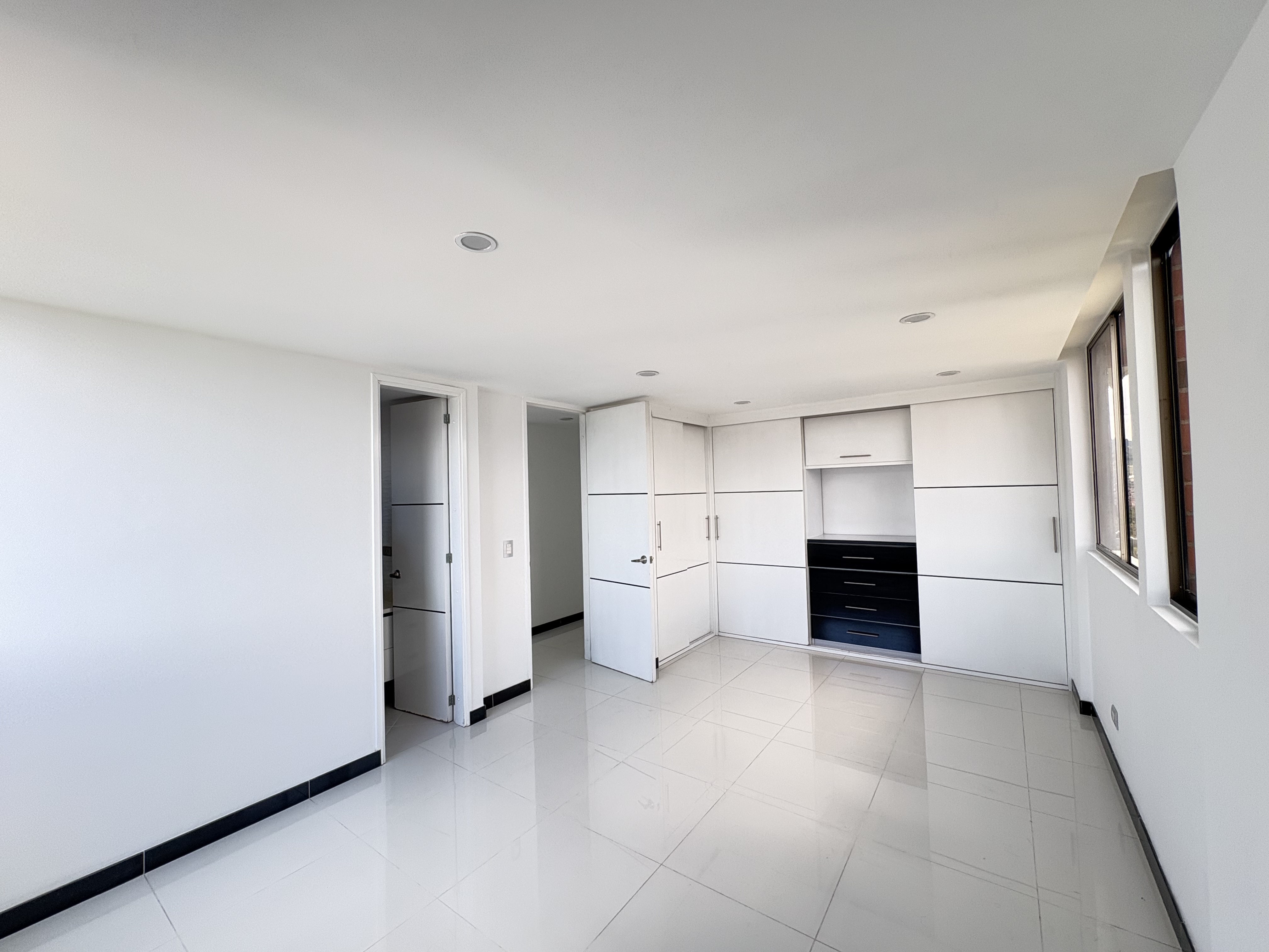 Apartamento en venta en El Poblado, Medellín · foto 7 de 10