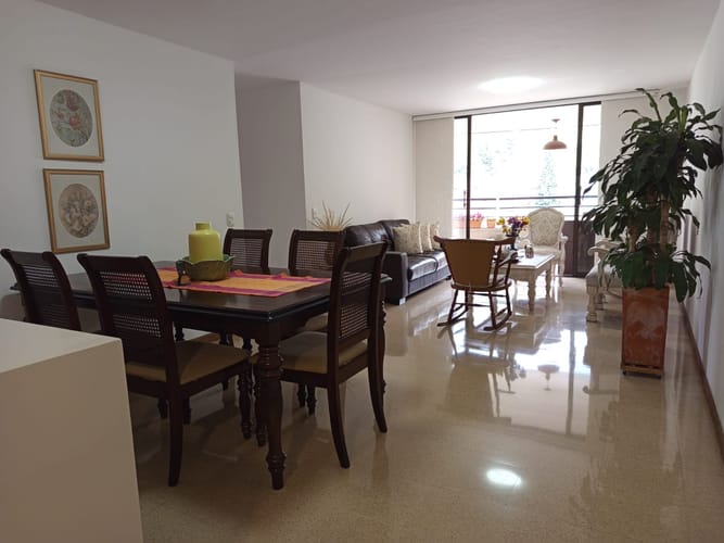 Apartamento de 4 alcobas en venta en Altos Del Poblado, Medellín, 117 m² · foto 3 de 12