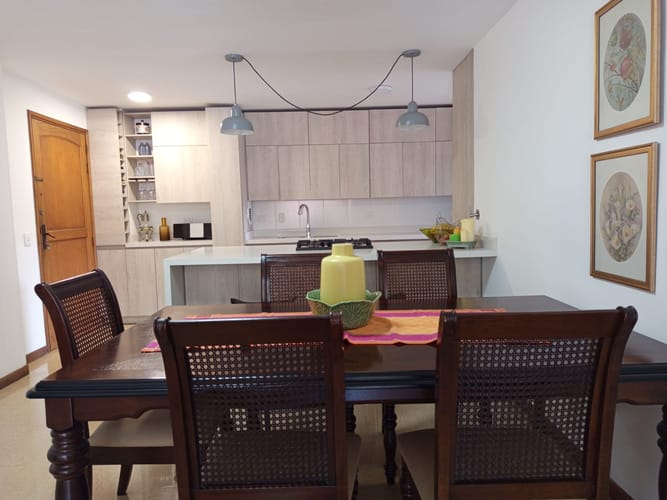 Apartamento de 4 alcobas en venta en Altos Del Poblado, Medellín, 117 m² · foto 4 de 12