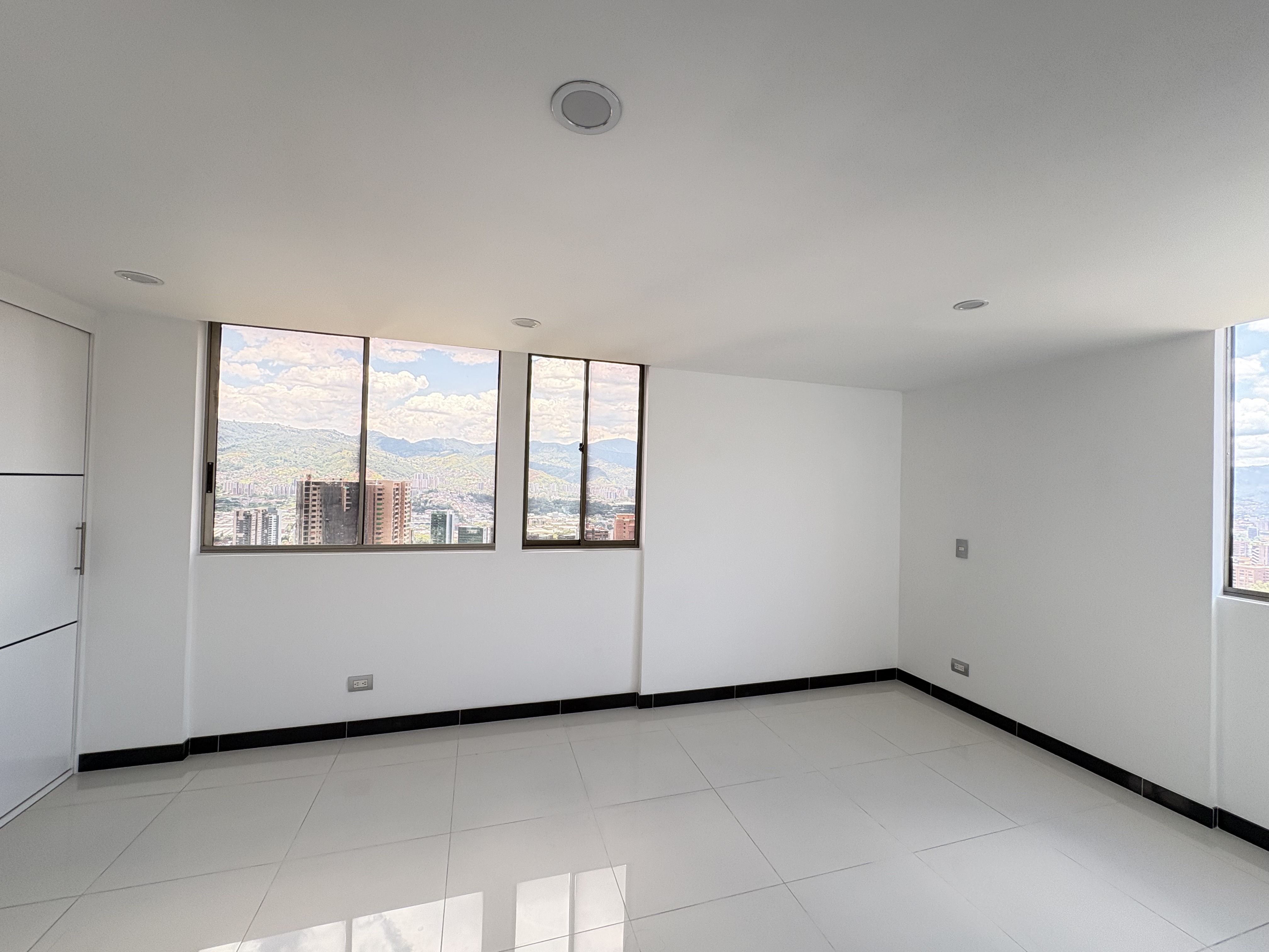 Apartamento en venta en El Poblado, Medellín · foto 8 de 10