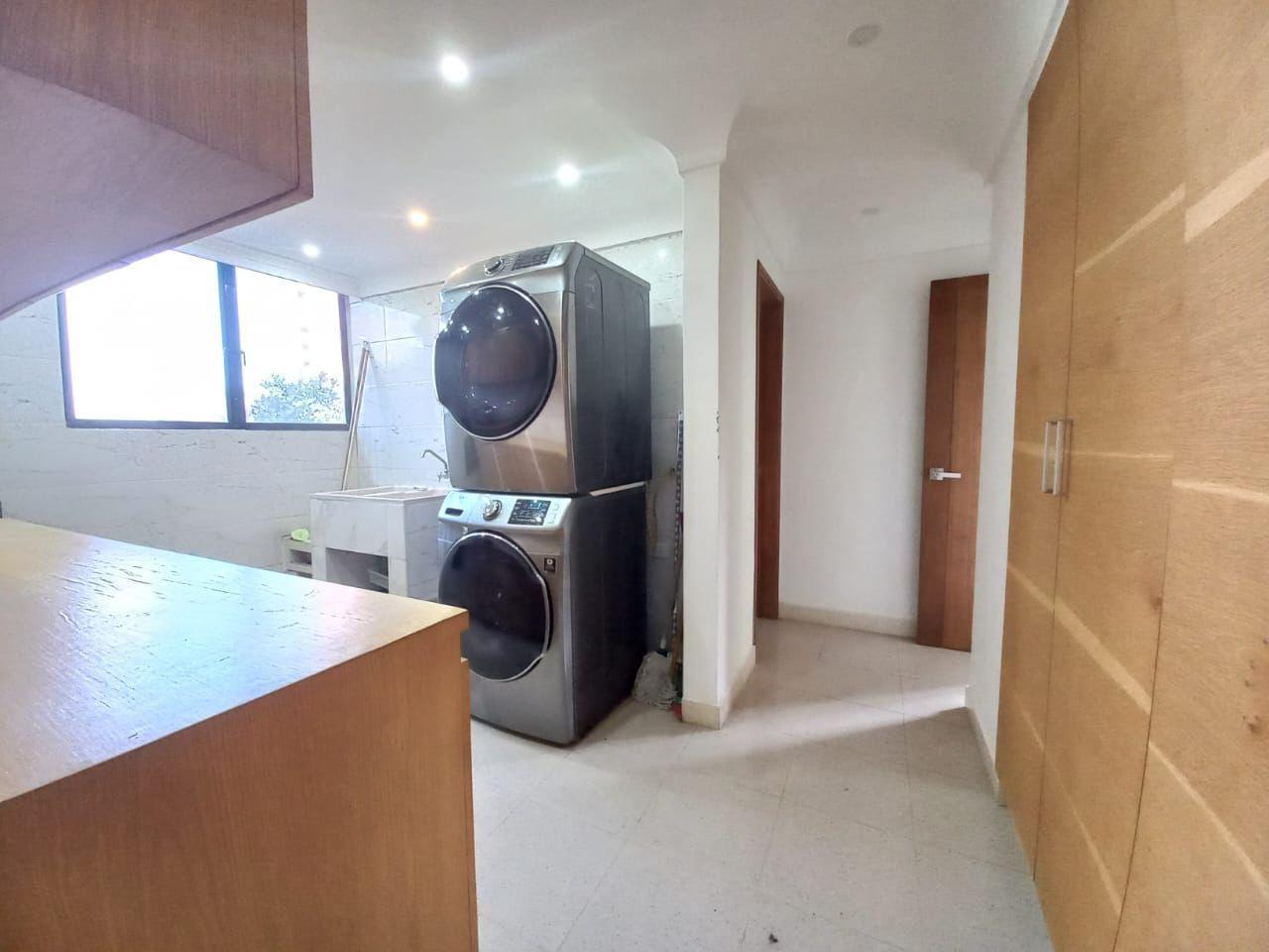Apartamento en venta en El Poblado, Medellín · foto 4 de 24