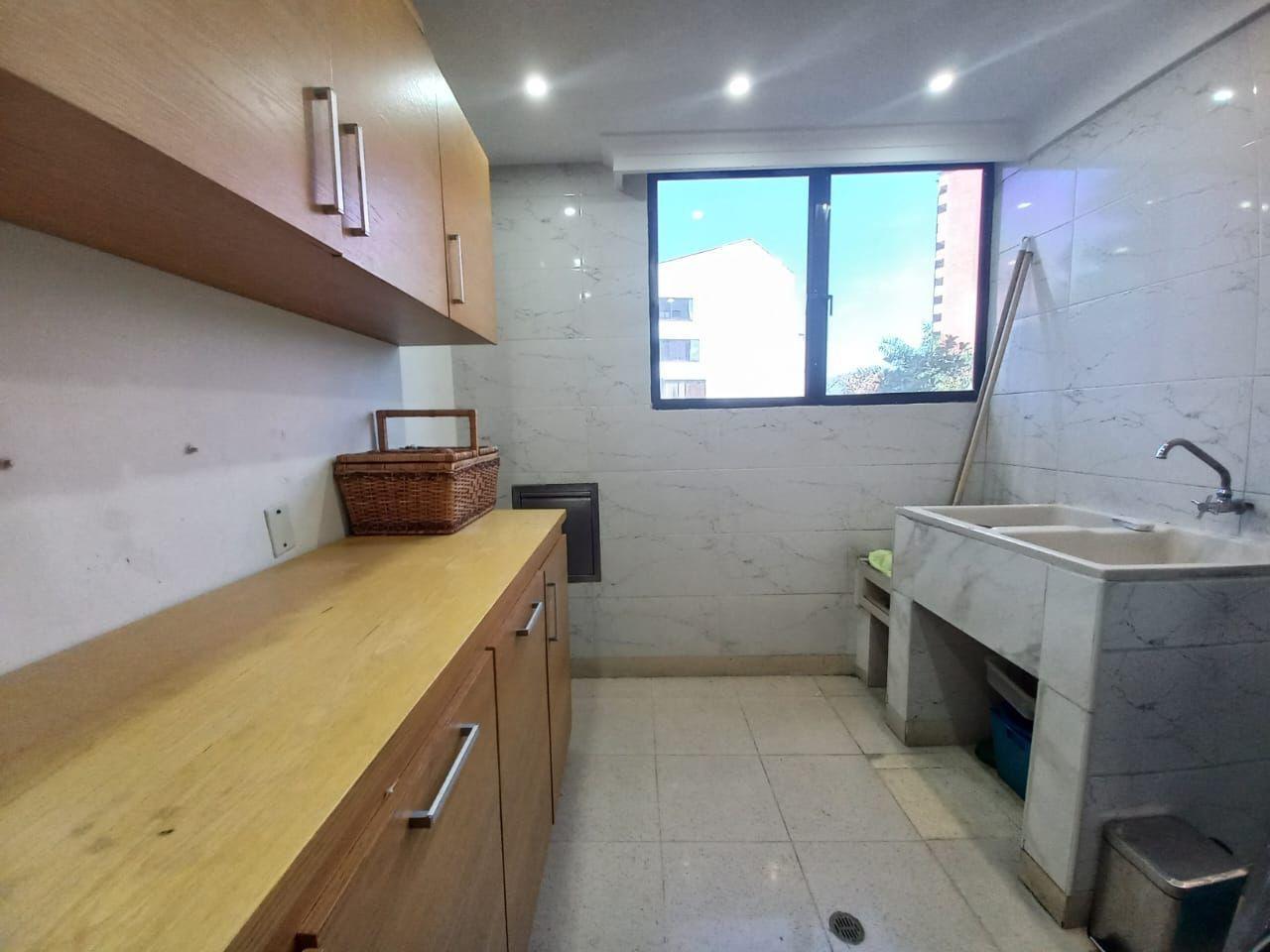 Apartamento en venta en El Poblado, Medellín · foto 10 de 24