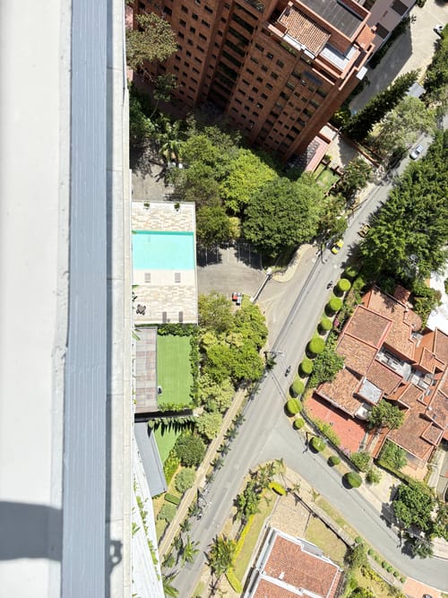Apartamento de 2 alcobas en venta en Urbanización Las Cumbres, Medellín, 129 m² · foto 13 de 13