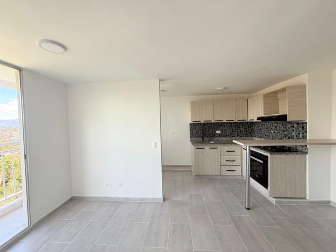 Apartamento de 2 alcobas en venta en El Porvenir, Rionegro, 44 m² · foto 2 de 11