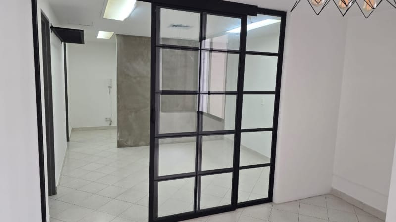 Oficina en arriendo en Patio Bonito, Medellín, 40 m² · foto 4 de 9