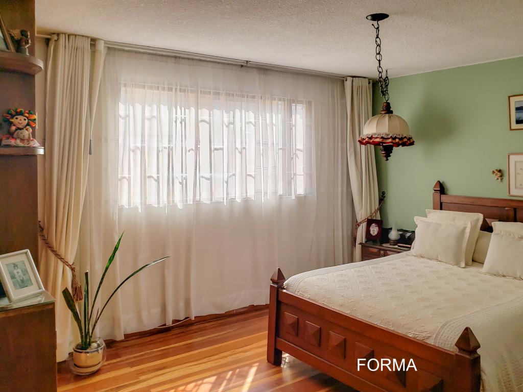 Casa en venta en Caobos Salazar, Bogotá · foto 13 de 24