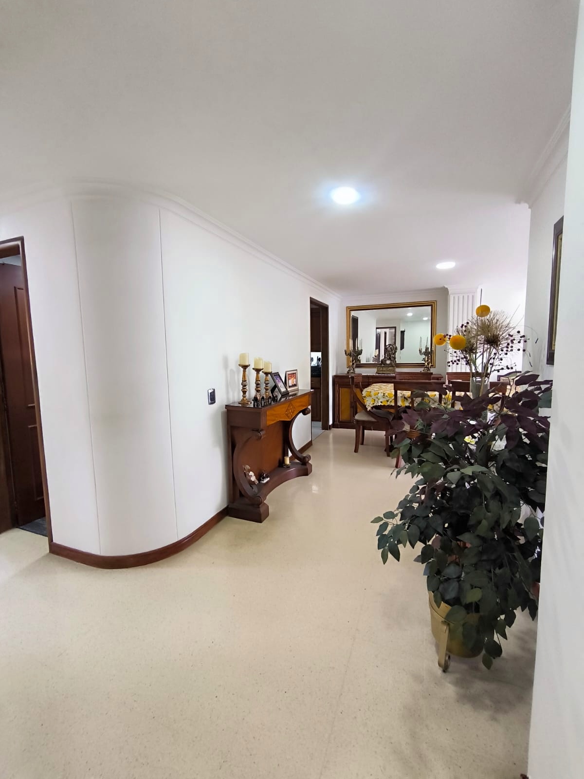 Apartamento en venta en Laureles, Medellín · foto 8 de 24