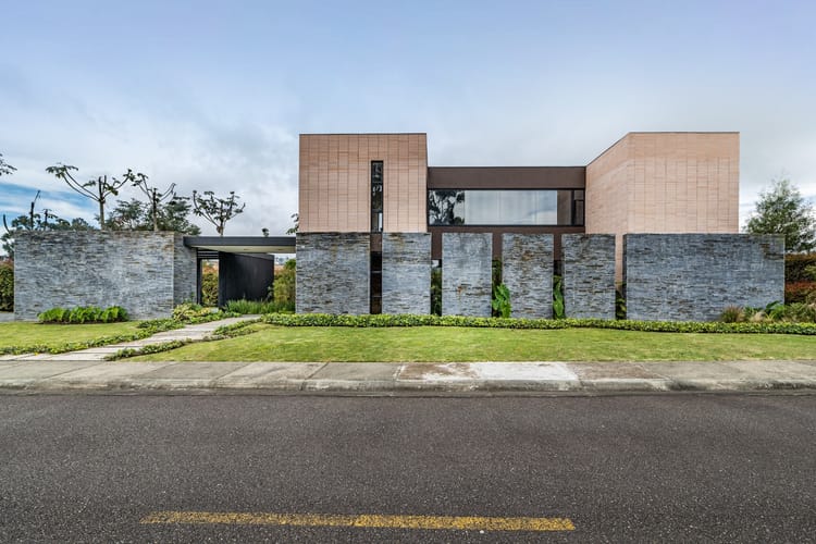 Casa de 3 alcobas en venta en Las Palmas, Envigado, 1502 m² · foto 3 de 19