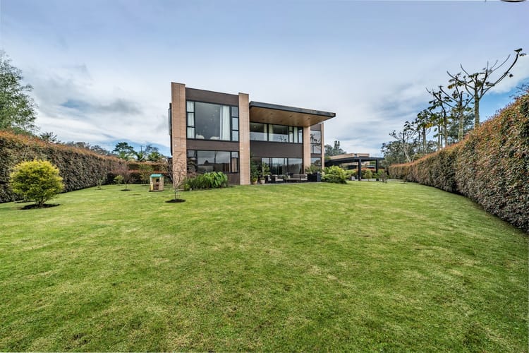 Casa de 3 alcobas en venta en Las Palmas, Envigado, 1502 m² · foto 4 de 19