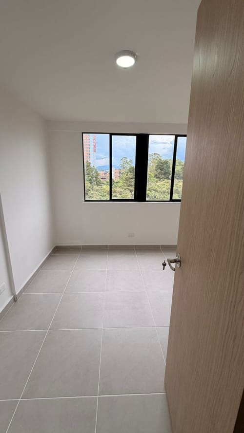 Apartamento de 2 alcobas en venta en La Macarena, Rionegro, 49 m² · foto 2 de 15