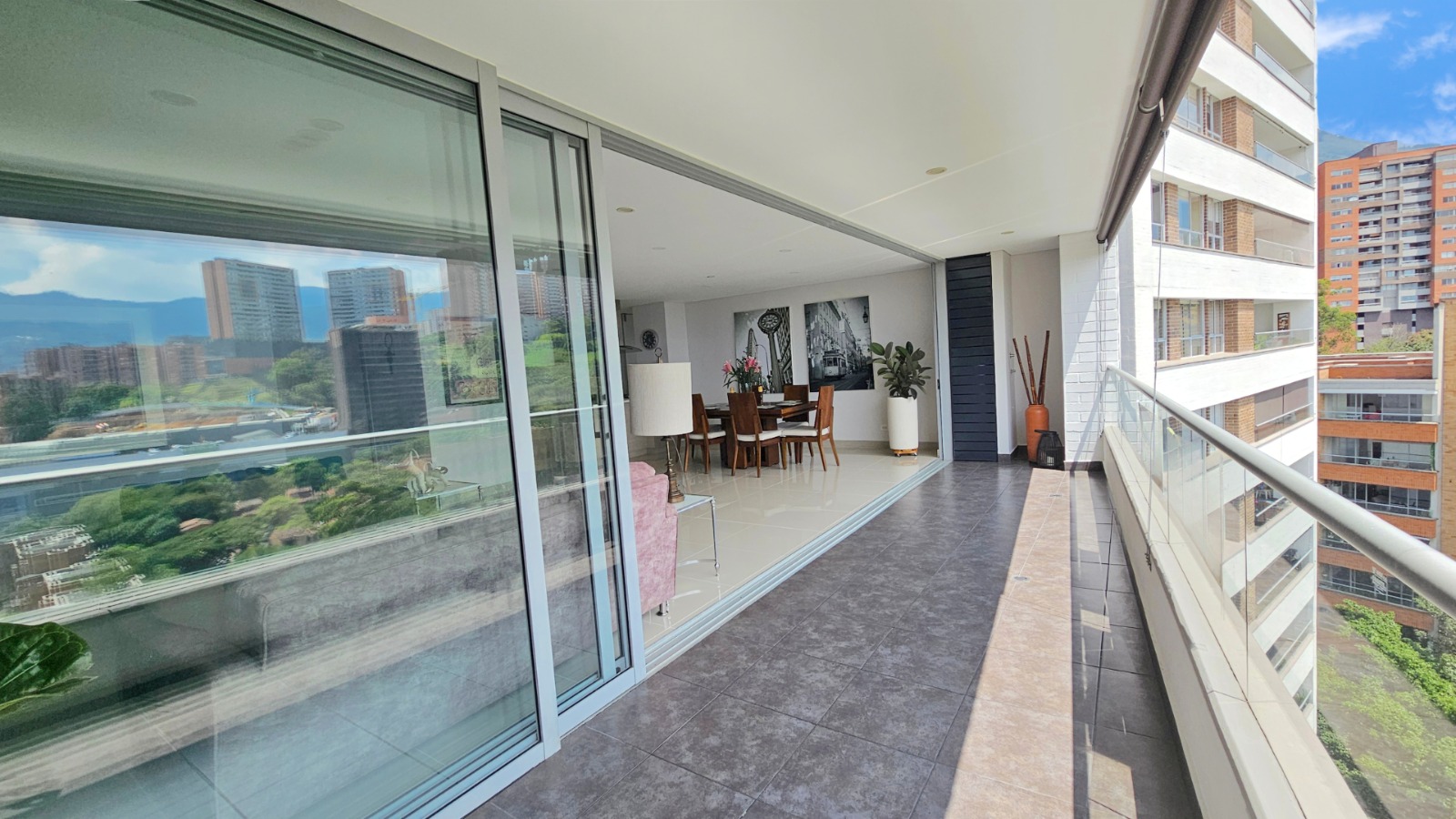 Apartamento en venta en La Candelaria, Medellín · foto 2 de 21