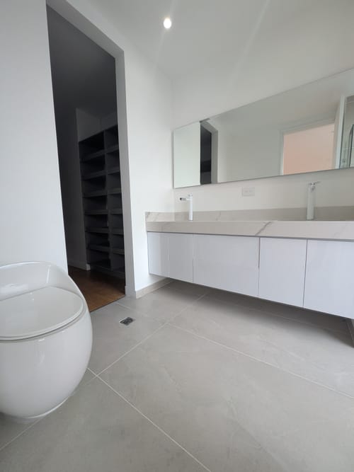 Apartamento de 3 alcobas en venta en Los Balsos, Medellín, 204 m² · foto 10 de 15