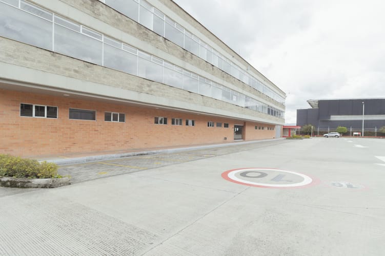 Bodega en arriendo en Siberia, Cota, 2646 m² · foto 2 de 24