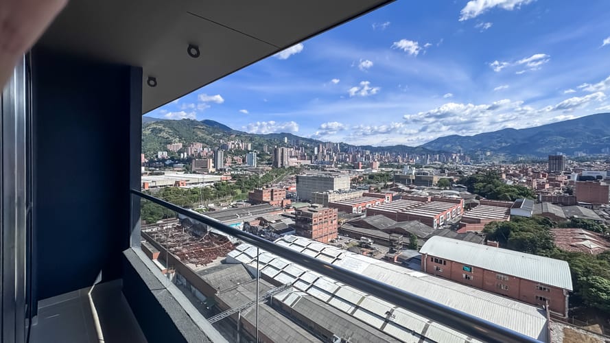Apartamento de 3 alcobas en venta en Centro, Itagüí, 63 m² · foto 8 de 24