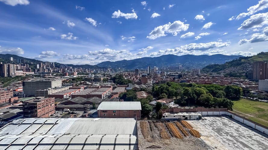 Apartamento de 3 alcobas en venta en Centro, Itagüí, 63 m² · foto 9 de 24