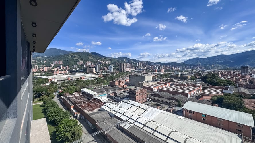 Apartamento de 3 alcobas en venta en Centro, Itagüí, 63 m² · foto 11 de 24