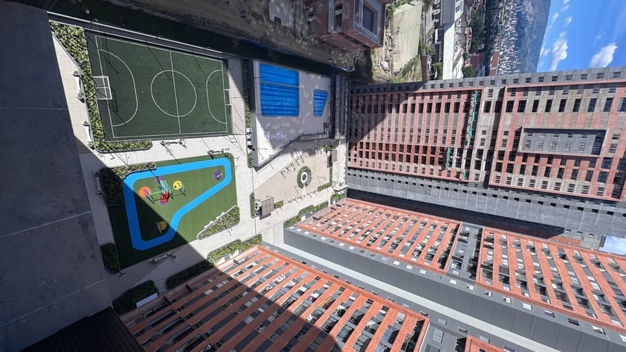 Apartamento de 3 alcobas en venta en Centro, Itagüí, 63 m² · foto 24 de 24