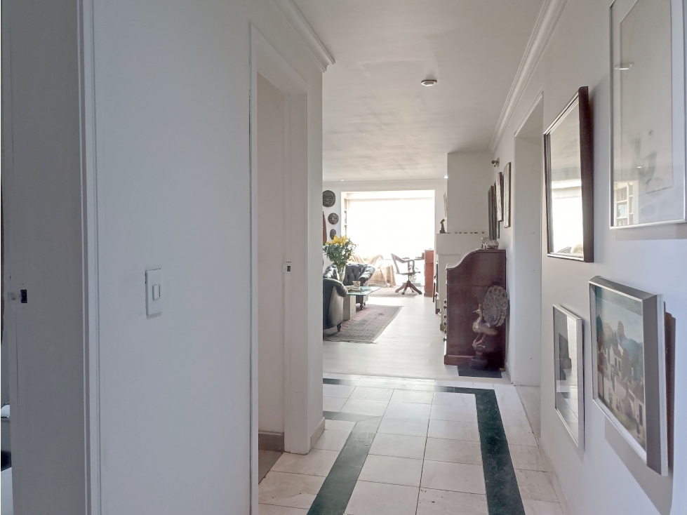 Apartamento en venta en Chico Norte, Bogotá · foto 3 de 23