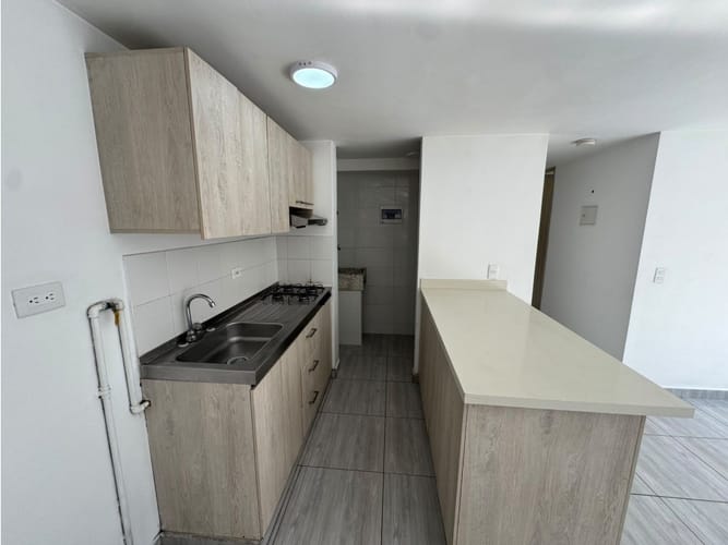Apartamento de 3 alcobas en arriendo en Asentamiento Hato Viejo, Bello, 57 m² · foto 3 de 17