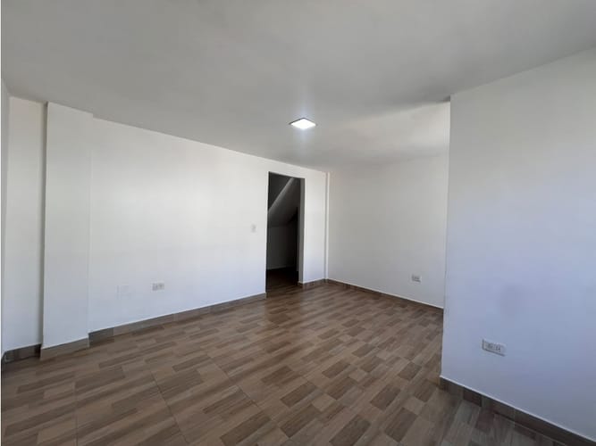 Apartamento de 3 alcobas en venta en Bellavista, Bello, 63 m² · foto 2 de 17