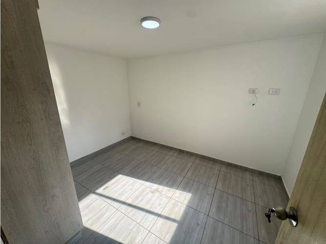 Apartamento de 3 alcobas en arriendo en Asentamiento Hato Viejo, Bello, 57 m² · foto 14 de 17