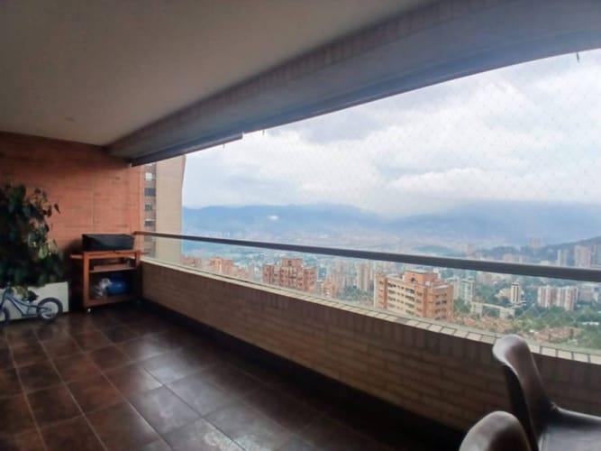 Apartamento de 2 alcobas en arriendo en El Tesoro, Medellín, 130 m² · foto 6 de 24
